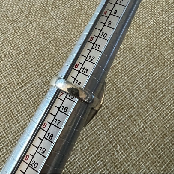 New Enhanced Faceted Emerald Silver Overlay Ring Size 6.75 - Picture 6 of 8